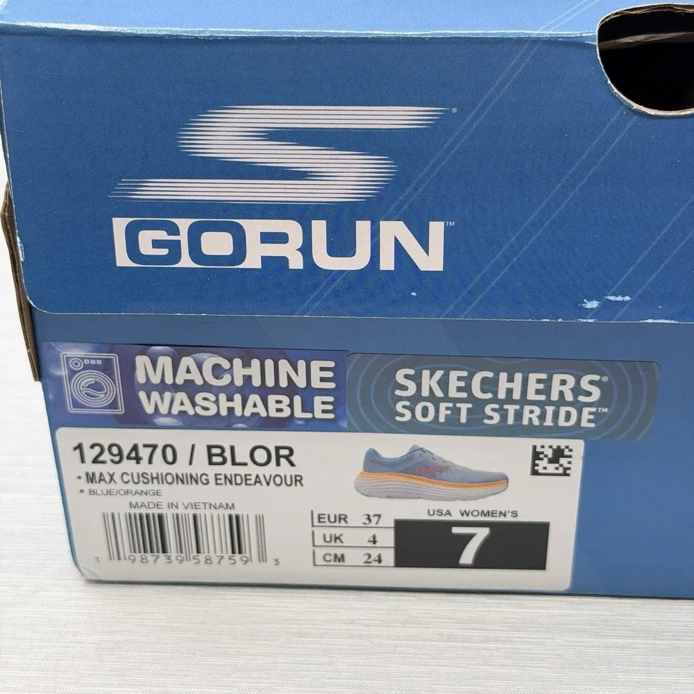 Skechers enjoy lightweight